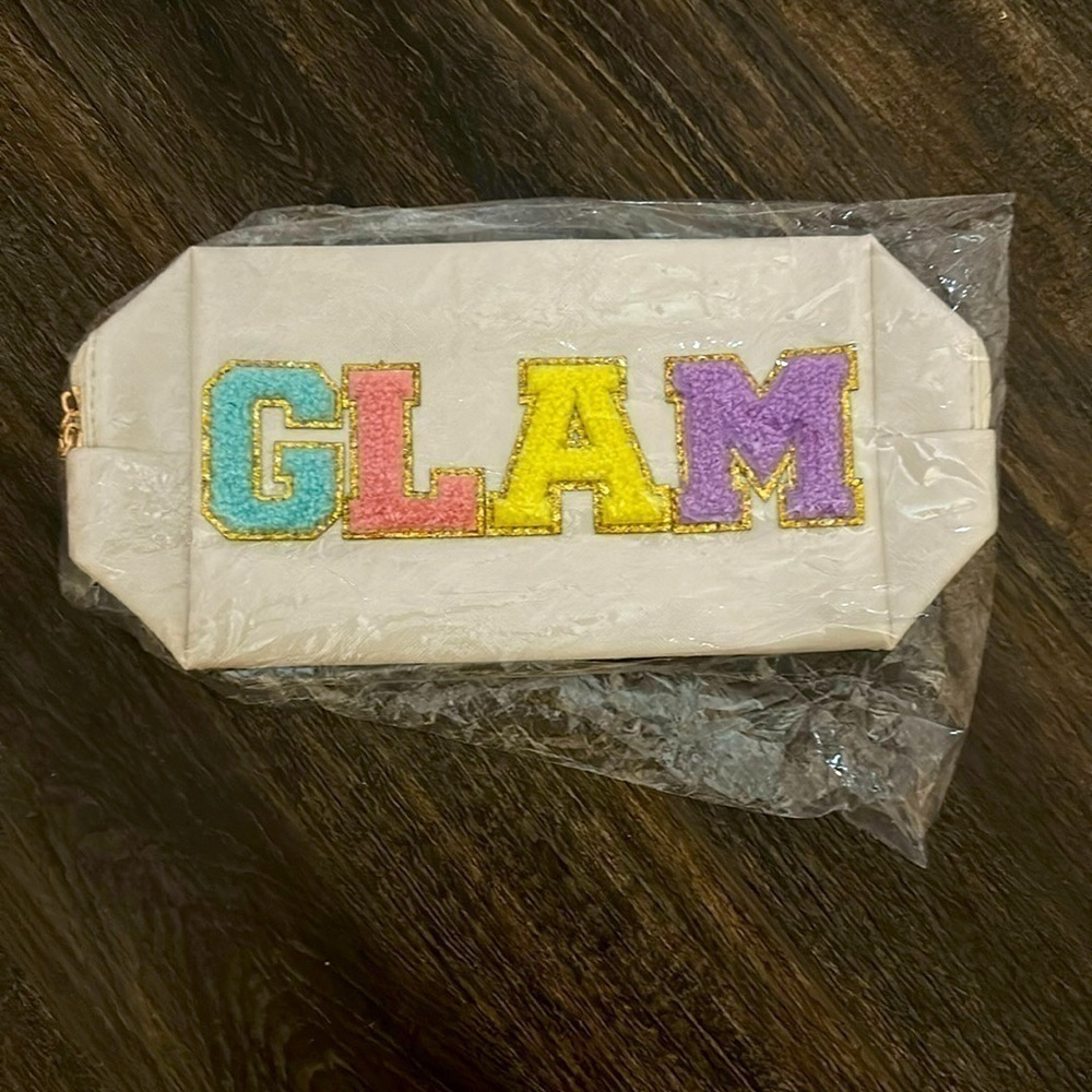 NWT GLAM cosmetics bag